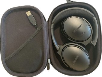Bose Noise Canceling Headphone With Charger And Carrying Case-Tested