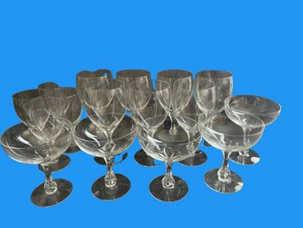 16 Pc Glassware Drinking Set- 6 Glasses (7), 5 Glasses (4), 4 Wide Glasses (5)