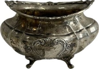 4oz Reed And Barton Sterling Hampton Court Shield Pot, 4.5H