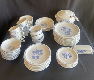 Pfalvzgraff USA Blue Flowers And White Yorktown Dishes.  Some Small Chips.  9 Dinner Plates (10.25), 5 Salad