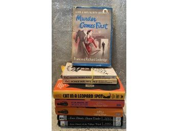 Collection Of 8 Fiction Novels, Including Some Mystery Novels!