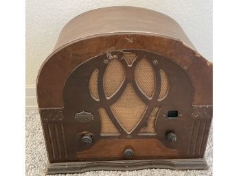 Vintage Stratford Wooden Radio, Manufactured By Husdon Ross Inc. Serial Number 74145