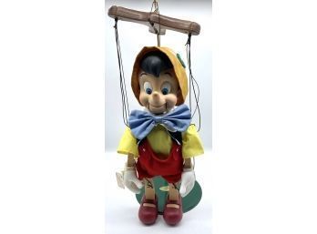 TELCO Pinocchio Sings Christmas Puppet, Disney Classics Motion-ettes