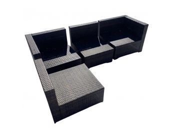 Patio Roma Wicker Lounge Set! 4 Chairs (2 Corner Pieces)