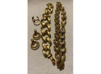 Gold Color Jewelry Collection: Necklace, Bracelet, And 2 Elegant Pairs Of Earrings