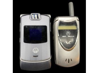 Two MOTOROLA Flip Phones. Untested. No Chargers.