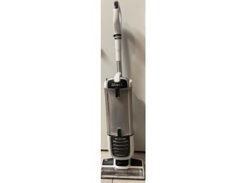 SHARK Rotator Vacuum Cleaner. Made For Carpet/hardwood And Suction Control