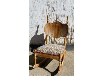 Darling Antique Rocking Chair With Unique Wooden Detail