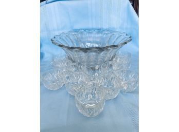 STUNNING Antique Clear Glass Punch Bowl With 12 Glass Cups.