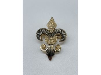 Vintage Karu Fleur-De-Lis Brooch