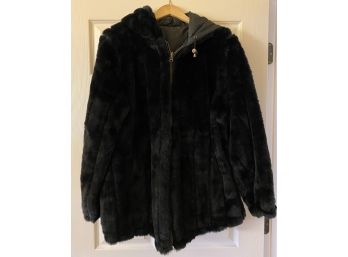 Beautiful Womens Faux Fur Reversible Zip Up Coat. Fits Size M-L, No Tags