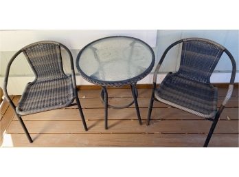 (2) Outdoor Chairs With Matching Side Table