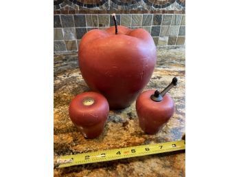 Apples! Salt And Pepper Shaker With A Very Large Apple Candle