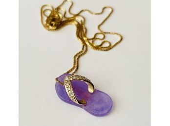 14KT Yellow Gold Purple Jade Slipper Pendant On A 14KT ITALY Chain