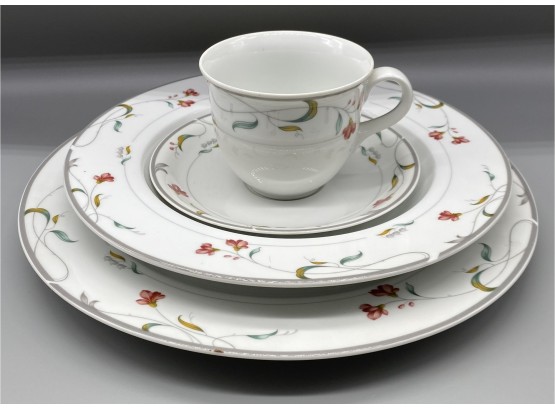 Melrose By Christopher Stuart Fine China, 18 Pieces. Completes 4 Person Table Setting