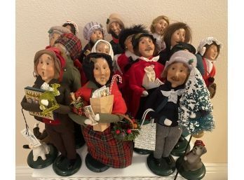 The Carolers By Byers Choice LTD, 25 Characters 13 Inches Tall