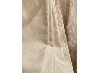 Linens! Beautiful White And Patterned Table Cloths