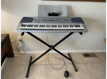 Casio CTK-593 Electric Keyboard And Microphone