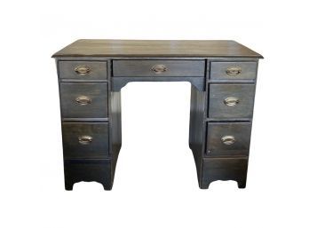 Beautiful Vintage Desk With (7) Drawers