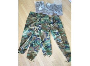 Mens Army Pants And Wool Sweaters Size XL