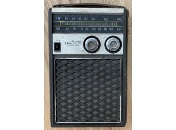 Vintage Realtone Battery Electric AM / FM Radio