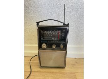 Vintage Idland International Weathermatic Portable Radio