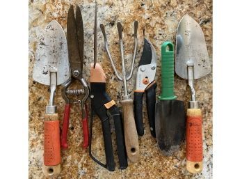 Garden Essentials: 7 Outdoor / Garden Tools
