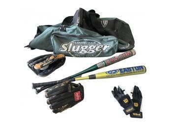 Baseball Needs! Easton Bats (2), Rawlings And Mizuno Gloves (2) & Wilson Gloves. Plus Louisville Sluggers Bag