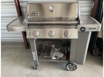 Weber Genesis II GS 4 High Performance Gas Grill In Excellent Condition! Comes With Cover!