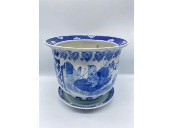 Vintage Chinese Porcelain Planter & UnderplantH: 8 L: 6 D: 6