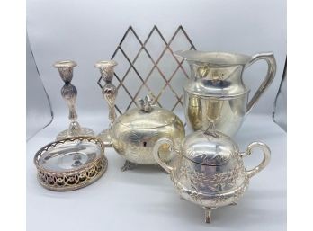 Beautifully Designed Silver Colored Kitchenware