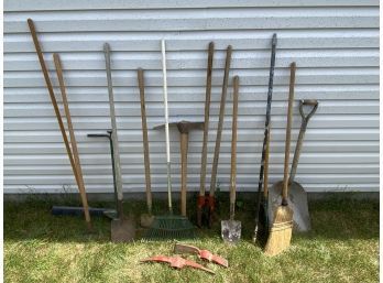 Miscellaneous Yard Tool Lot #2 (15)