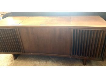 Mid-Century Console - RCA Victor Turntable With AM/FM Radio