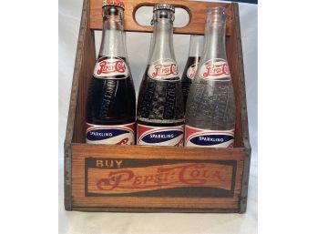 Vintage 1940s -50s 12 Oz. Double Dot Pepsi Cola Bottles With Wooden Carry Case