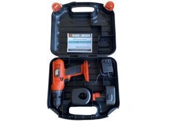 Black And Decker Cordless Drill(12V) With Battery And Charging Station