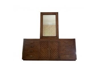 Vintage Thomasville Wooden Dresser With Detachable Mirror.