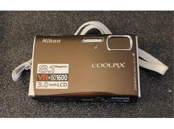 Nikon Coolpix S51 Digital Camera With Carrying Case