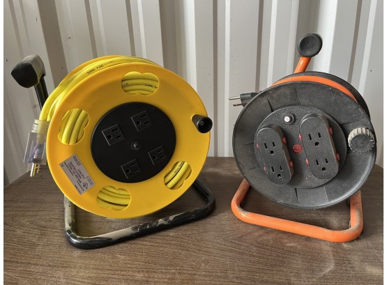 Extension Cord Pair, 4 Outlets (1800 And 1625 Watts)