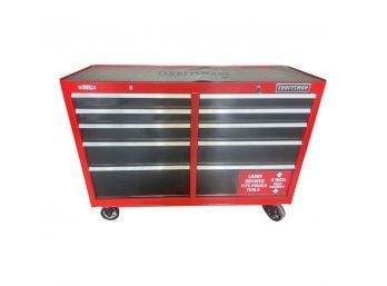 CRAFTSMAN Steel Tool Chest On Wheels! Lots Of Drawers For Storage!