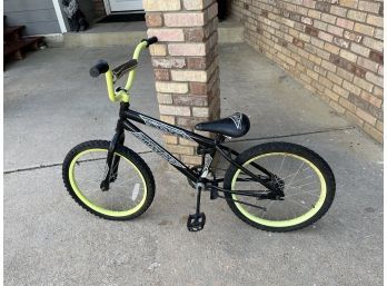 Huffy Rock It Kids Bicycle, Needs New Tire Tubes