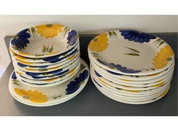 Bowls And Matching Plates Hand Painted By MAXAM Made In Italy