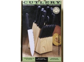 Never Been Used Cutlery Knife Set With Block