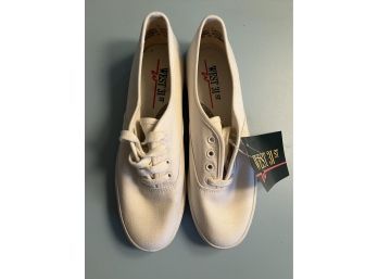 Unworn White Canvas Sneaker Womens Shoes, Size 7