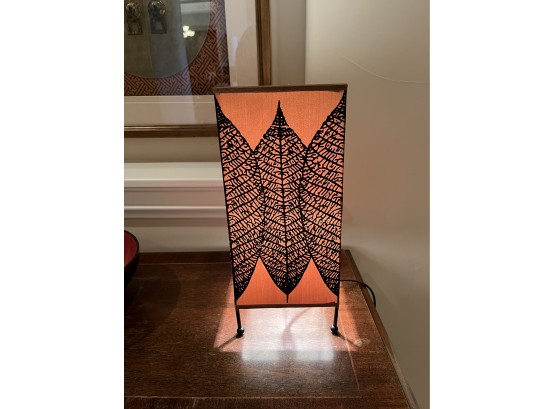 Beautiful Leaf Patterned Table Lamp (6 X 14)
