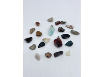 Beautiful Assortment Of Mini Stones And Necklace Pendants. Perfect For Jewelry Making!