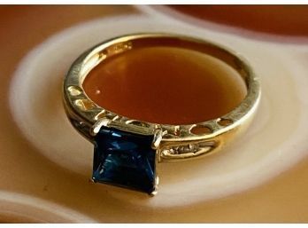 10K Gold Ring With Blue Stone. Marked China. Size 7.5, Total Weight Plus 1.96 Grams