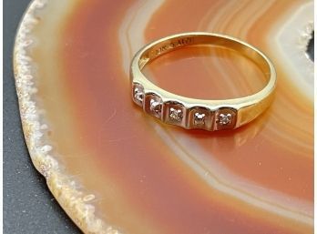 Lovely 10K A170 Gold Ring! Weighs 1.45 Grams