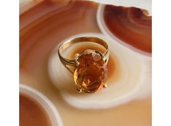 14K Gold Ring With Amber Color Rhinestone. Size 5, Total Weight 2.49 Grams