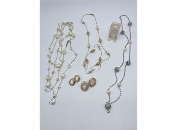 Lovely Collection Of Imitation Pearl Jewelry! Earrings And Necklaces( Necklaces Are Long)!