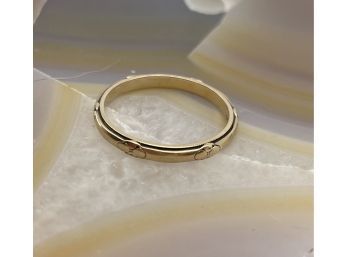 14K Gold Artcarved Band Ring. Weighs 1.98 Grams